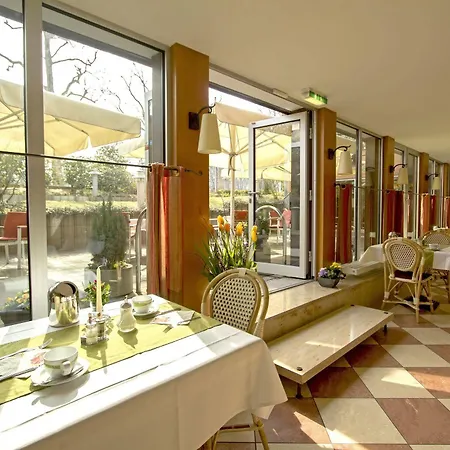 Hotel Westlife 4*